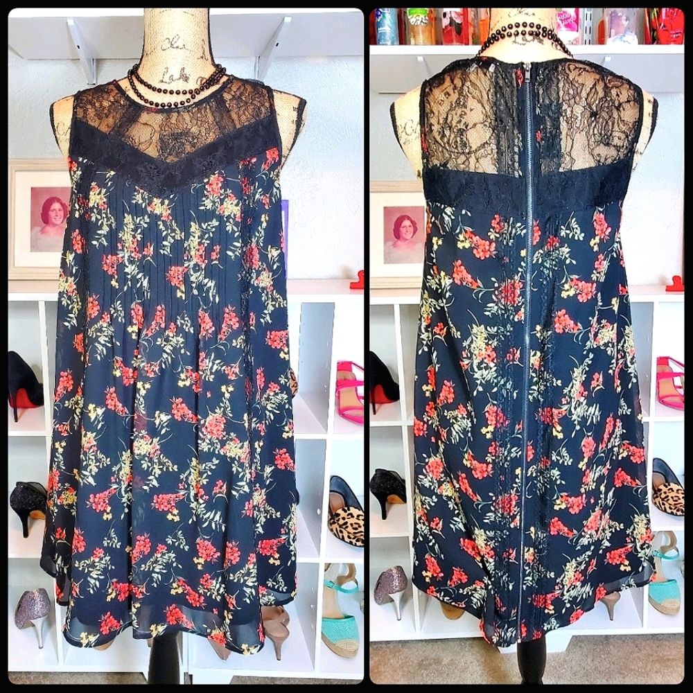 RO&DE Lace and Floral Midi Dress in Black, Size Small (6/8)